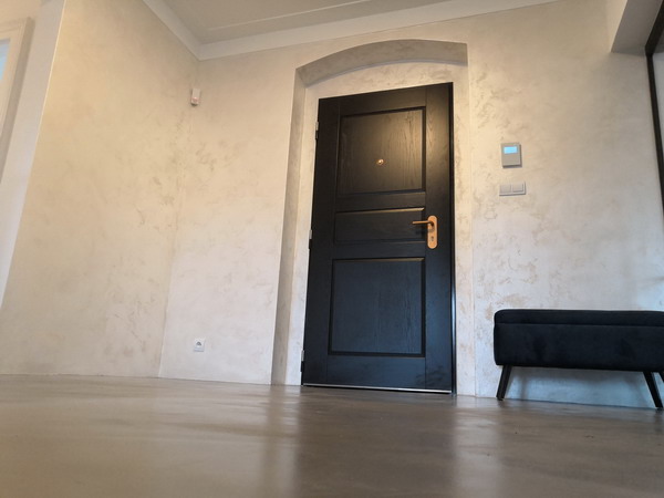 Realizace betonové stěrky - Villidecor.cz