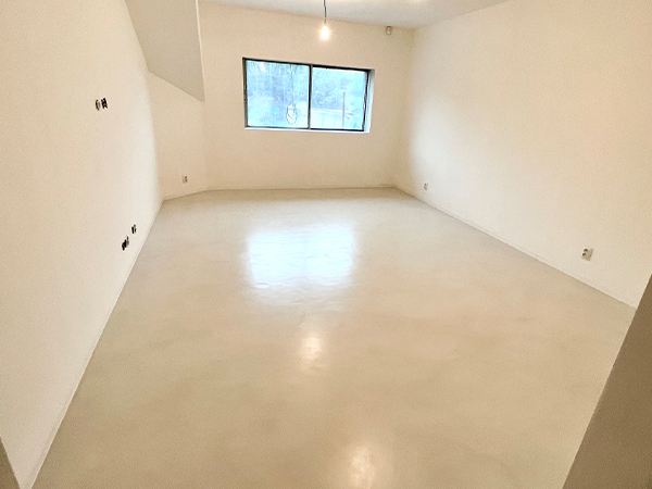 Realizace stěrky Topciment - kopelna a podlahy - Villidecor.cz